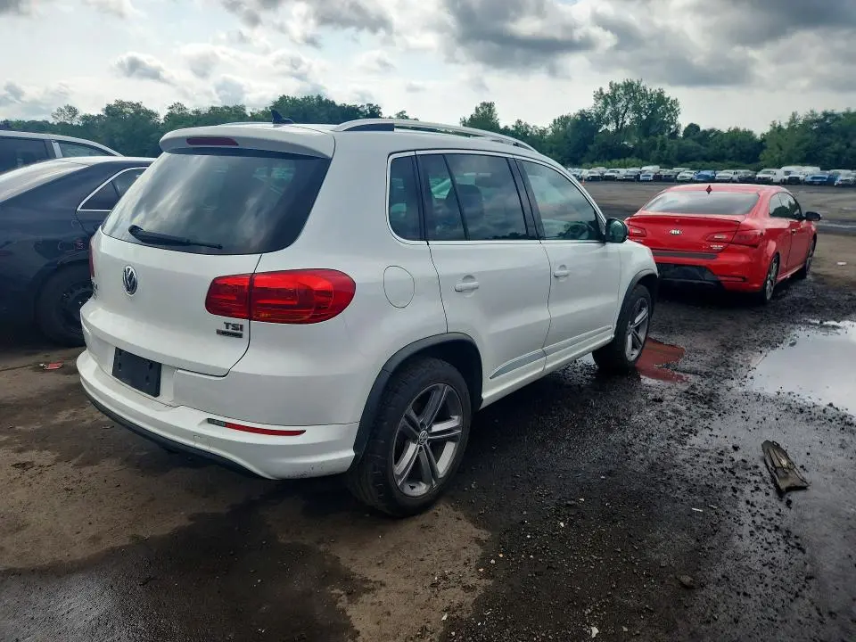 2017 VOLKSWAGEN TIGUAN SPORT  