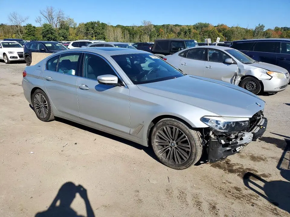 2019 BMW 530XE   
