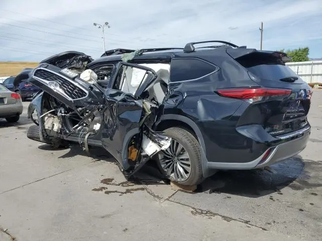 2020 TOYOTA HIGHLANDER PLATINUM  