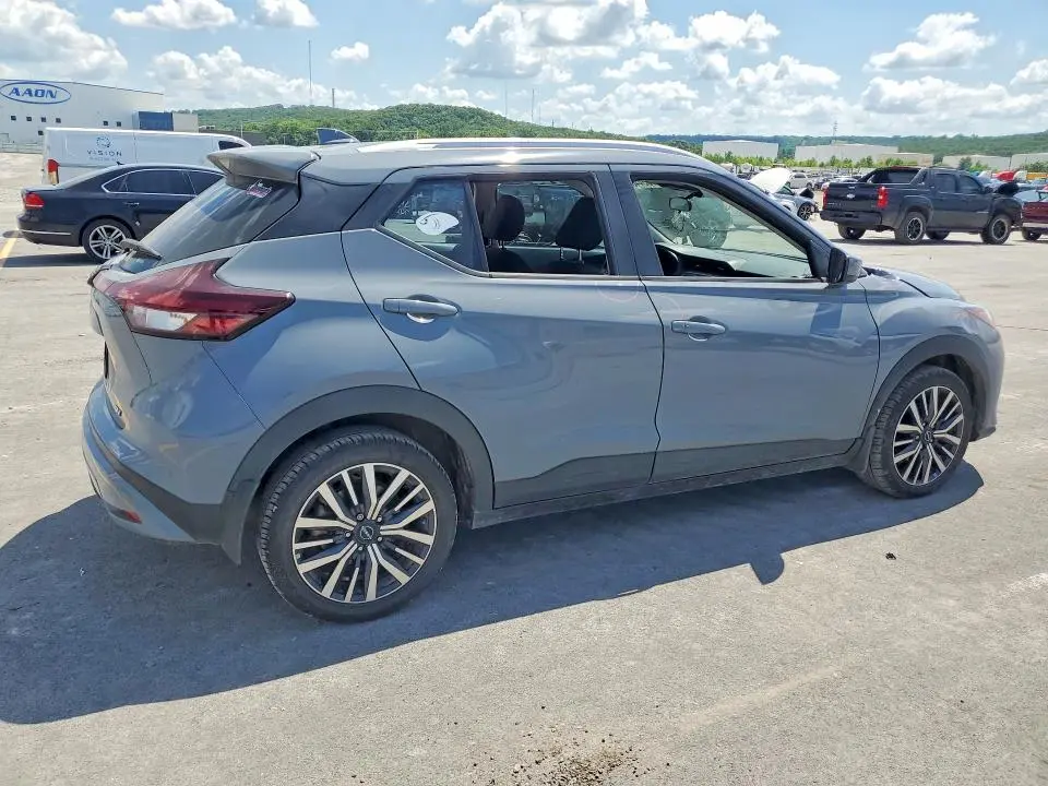 2022 NISSAN KICKS SV  