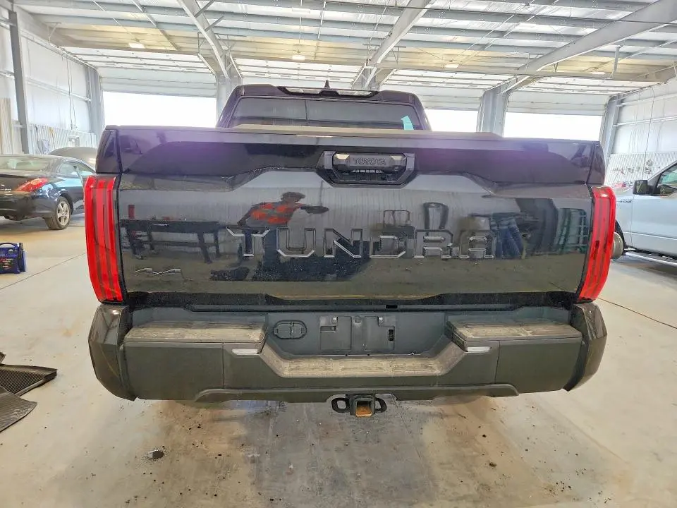 2022 TOYOTA TUNDRA SR5  