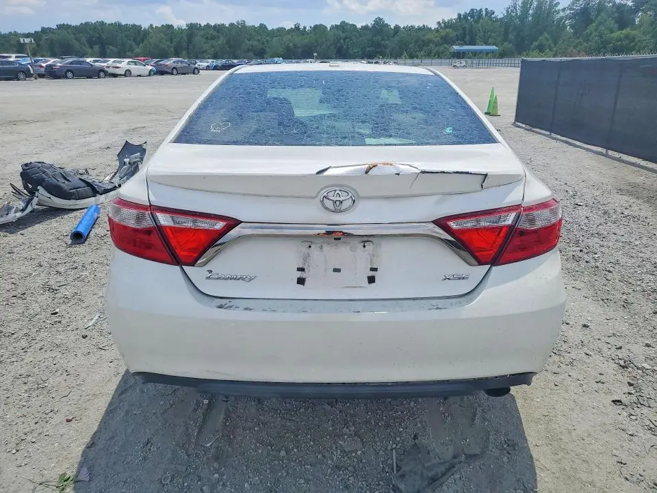 2015 TOYOTA CAMRY XSE  