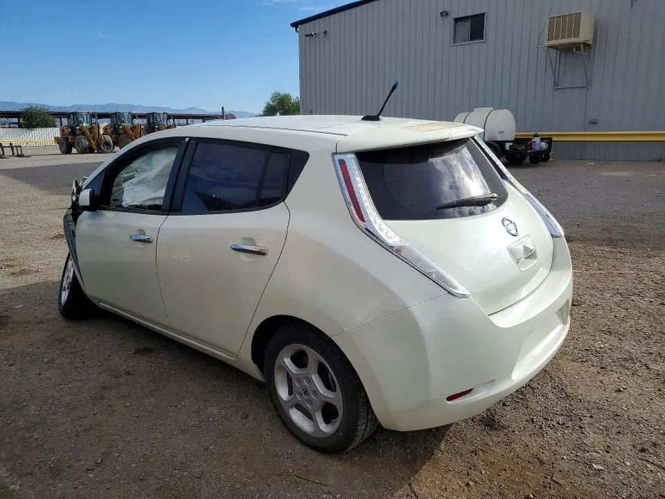 2011 NISSAN LEAF SV  