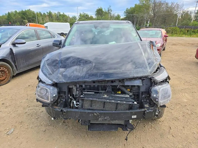 2023 HYUNDAI VENUE SE  