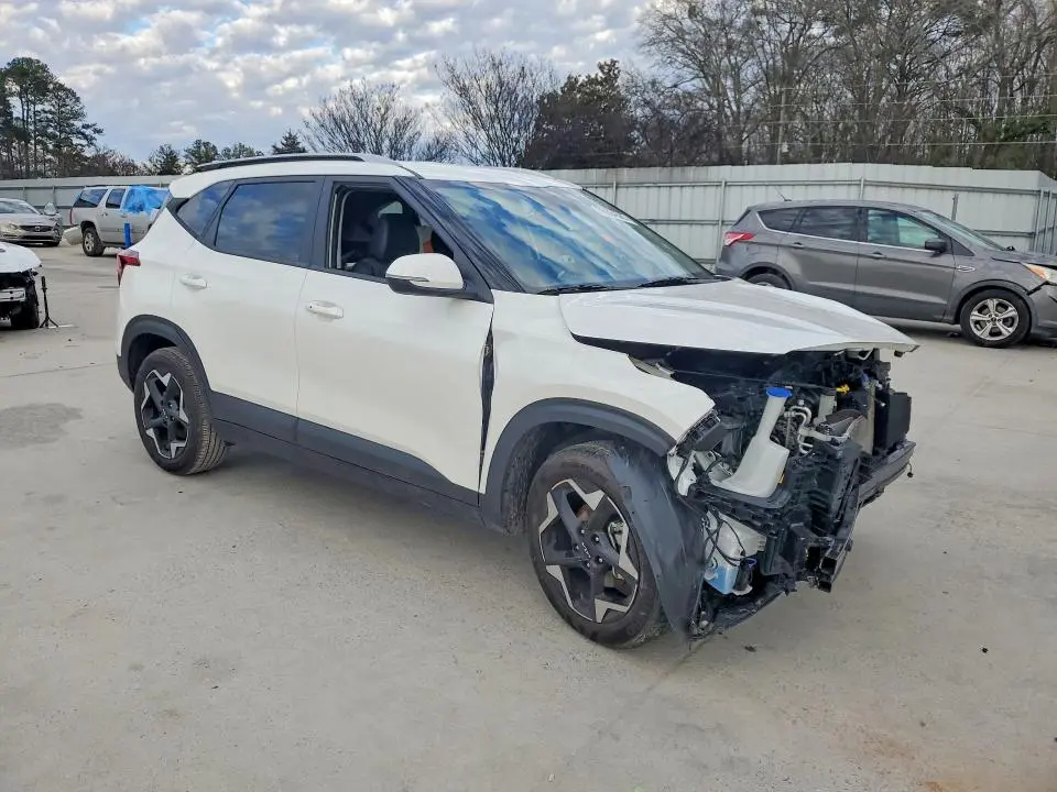 2025 KIA SELTOS S  