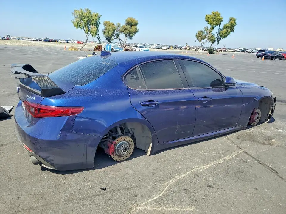 2017 ALFA ROMEO GIULIA   