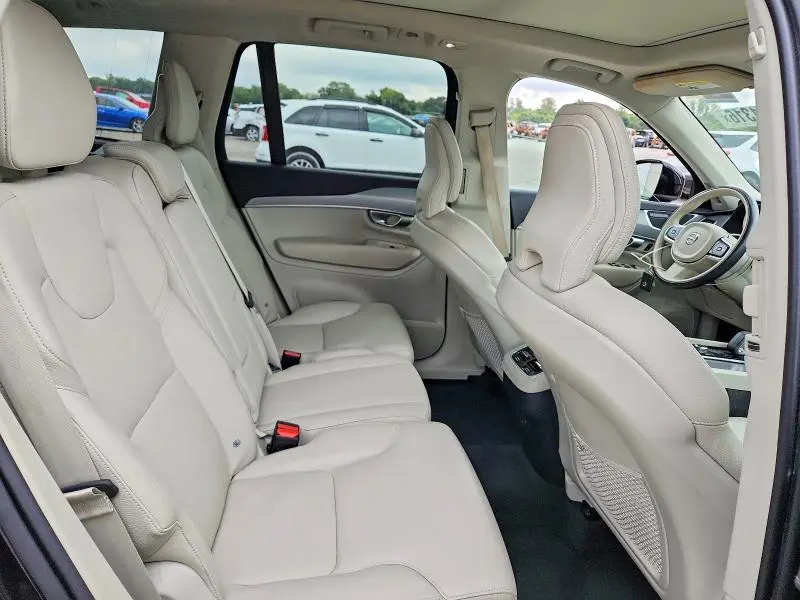 2024 VOLVO XC90 CORE  