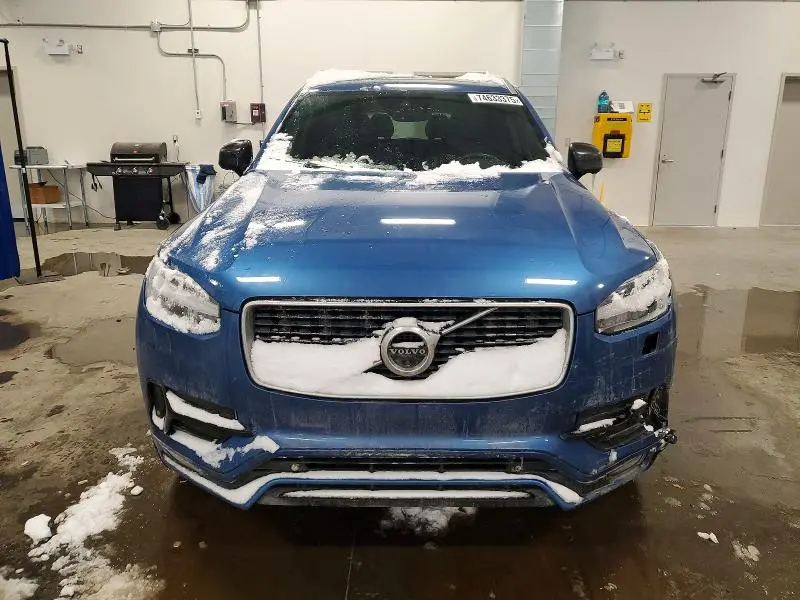2017 VOLVO XC90 T6  
