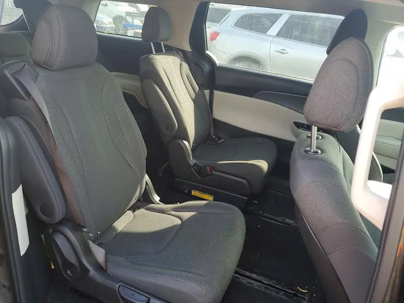 2022 KIA CARNIVAL LX  