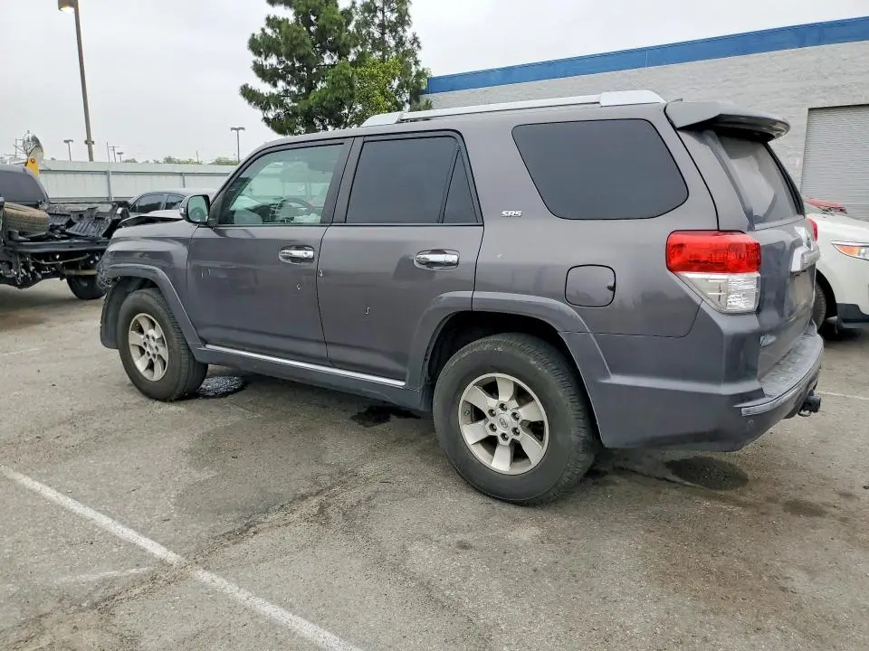 2010 TOYOTA 4RUNNER SR5  