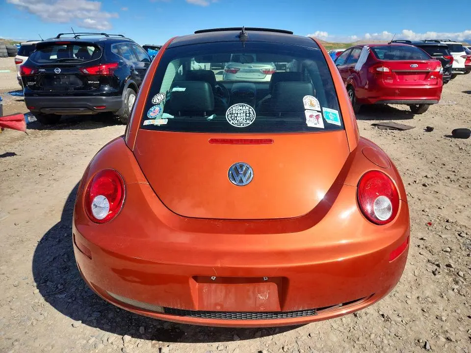 2010 VOLKSWAGEN NEW BEETLE   