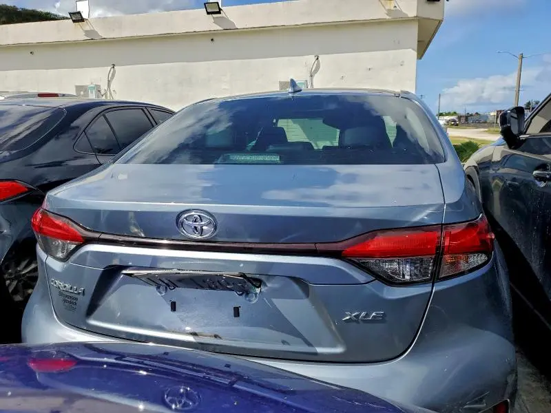 2020 TOYOTA COROLLA XLE  