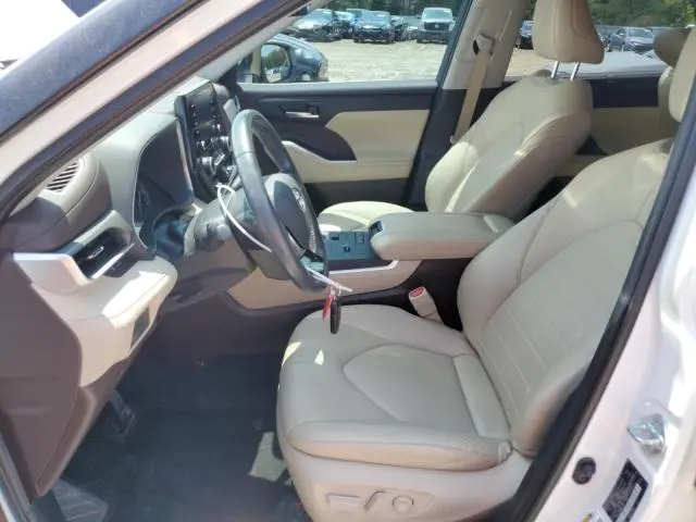 2021 TOYOTA HIGHLANDER XLE  