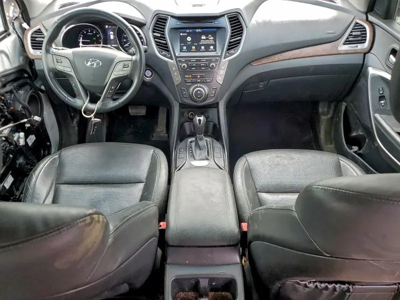 2017 HYUNDAI SANTA FE SE  