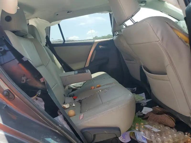 2015 TOYOTA RAV4 XLE  
