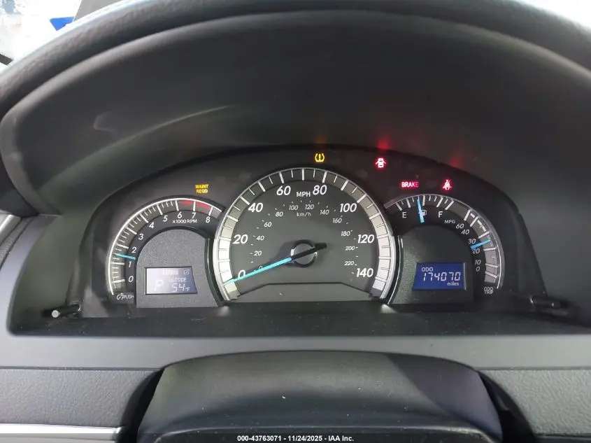 2012 TOYOTA CAMRY SE