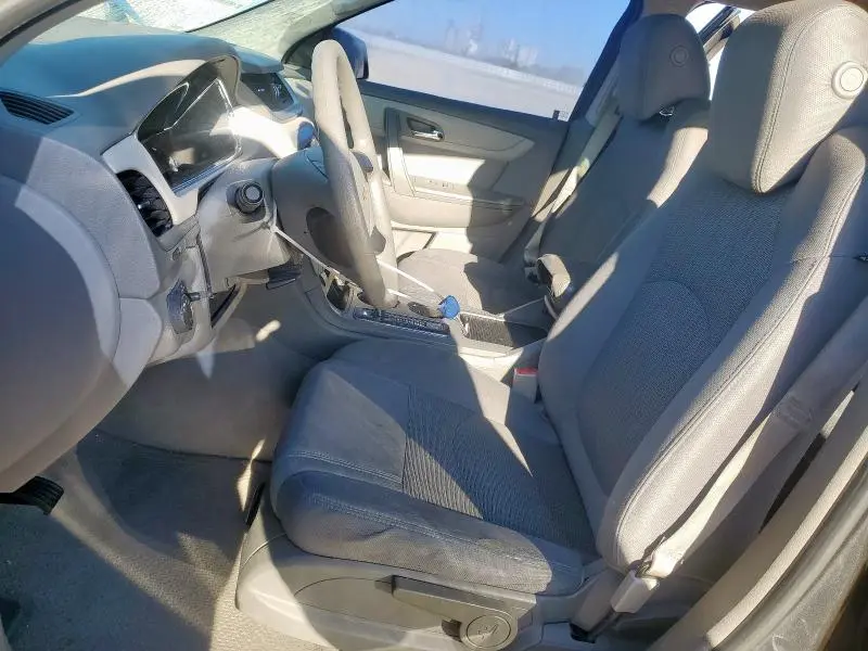 2013 CHEVROLET TRAVERSE LS  