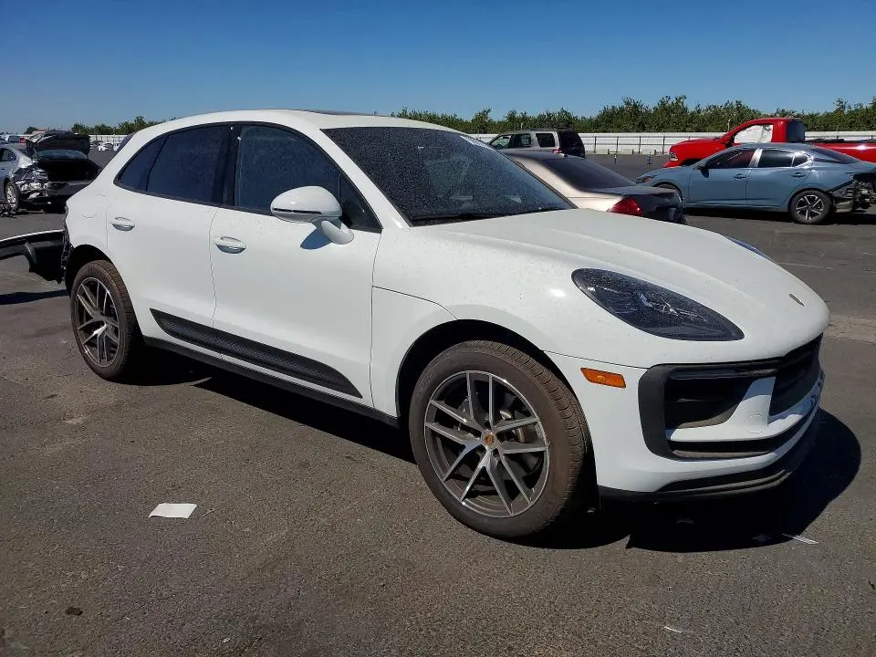 2026 PORSCHE MACAN BASE/T  