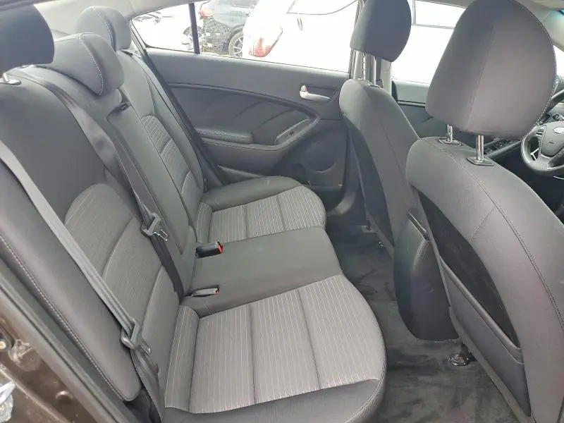 2017 KIA FORTE LX  