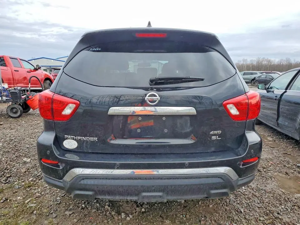 2019 NISSAN PATHFINDER SL  