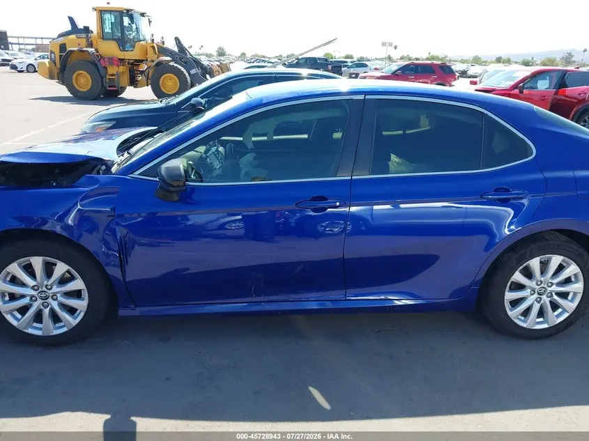 2018 TOYOTA CAMRY LE