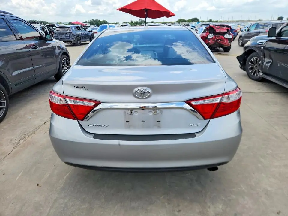 2015 TOYOTA CAMRY XLE  