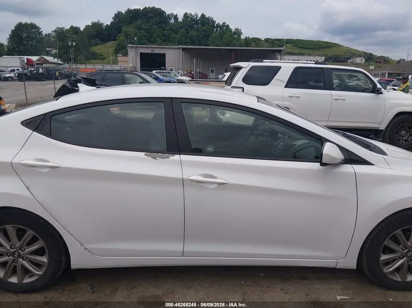 2015 HYUNDAI ELANTRA SE