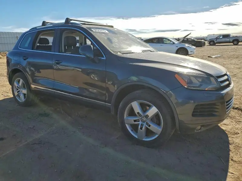 2013 VOLKSWAGEN TOUAREG V6 TDI  