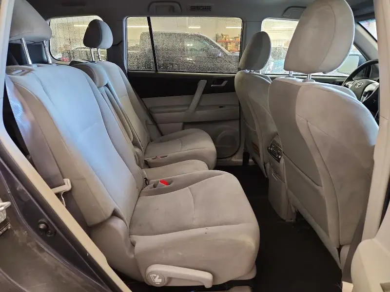 2011 TOYOTA HIGHLANDER BASE  