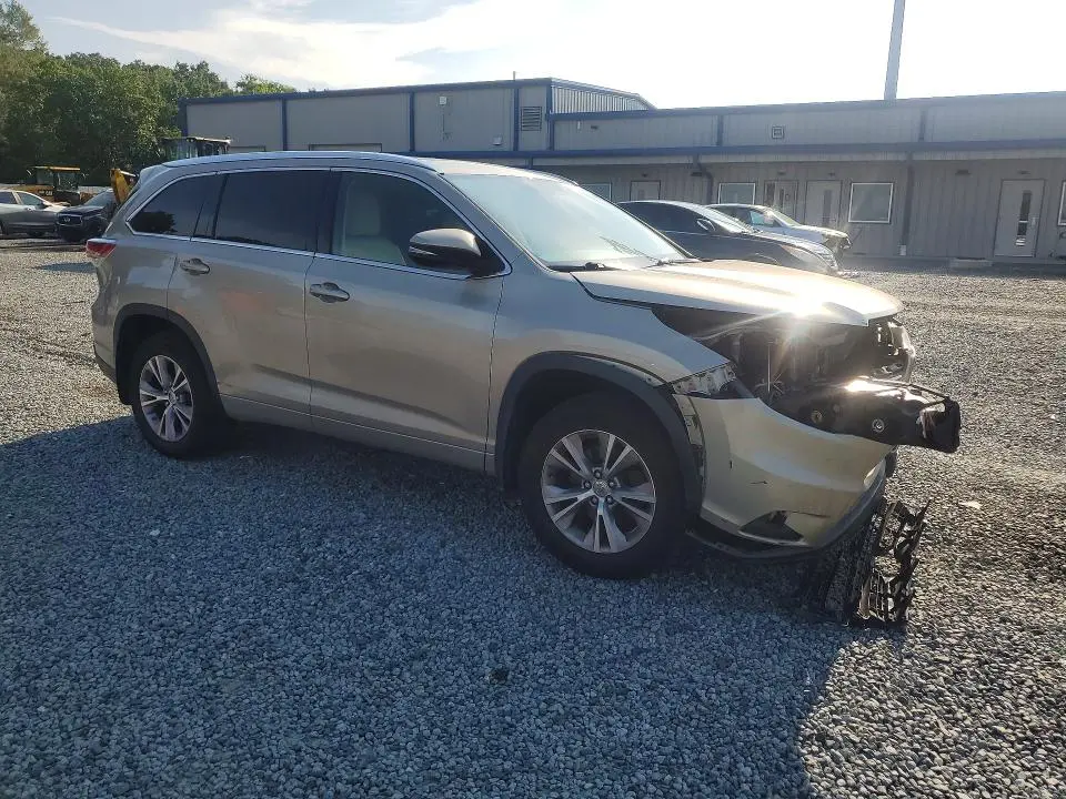 2014 TOYOTA HIGHLANDER XLE  