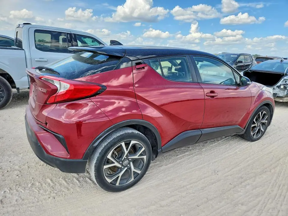2019 TOYOTA C-HR XLE  
