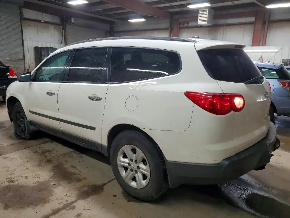2011 CHEVROLET TRAVERSE LS  