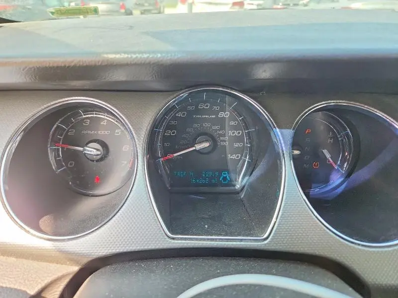 2010 FORD TAURUS SEL  
