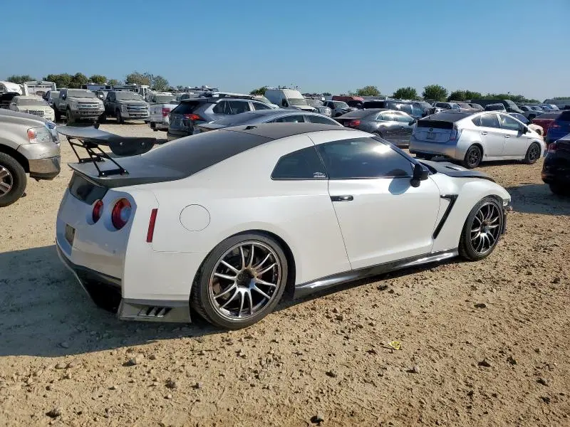 2018 NISSAN GT-R PURE  