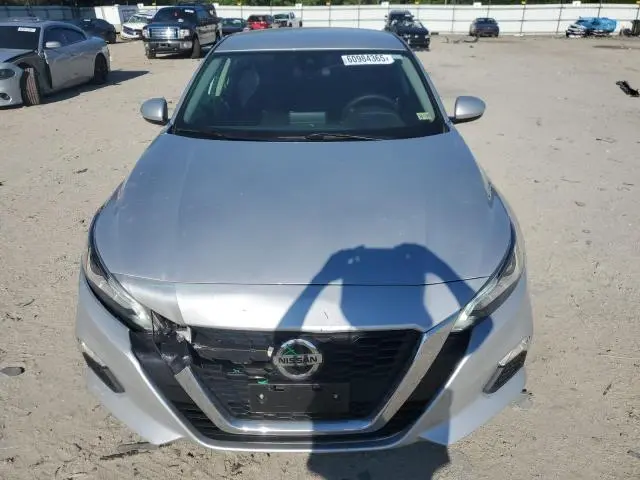2022 NISSAN ALTIMA SV  