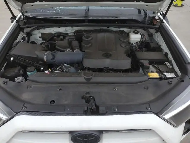 2023 TOYOTA 4RUNNER SE  