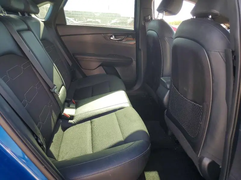 2022 KIA FORTE GT LINE  