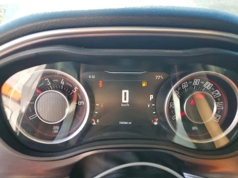 2015 DODGE CHALLENGER SXT  