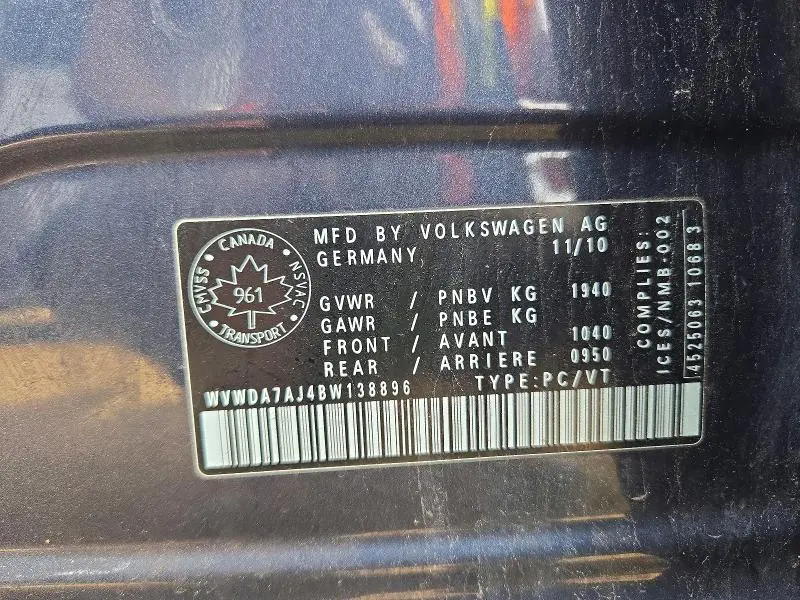 2011 VOLKSWAGEN GOLF   