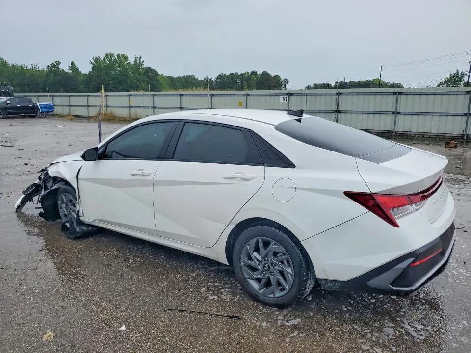 2024 HYUNDAI ELANTRA SEL  