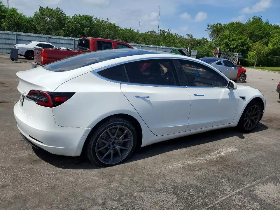 2018 TESLA MODEL 3   