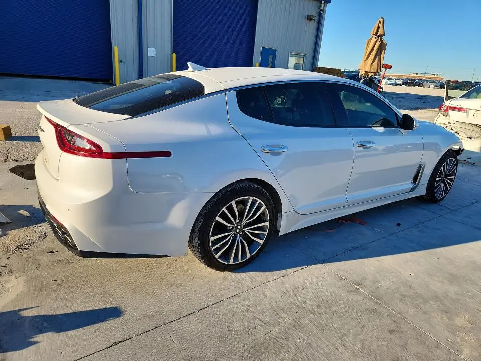 2019 KIA STINGER BASE  