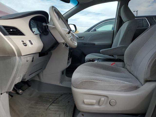 2011 TOYOTA SIENNA LE