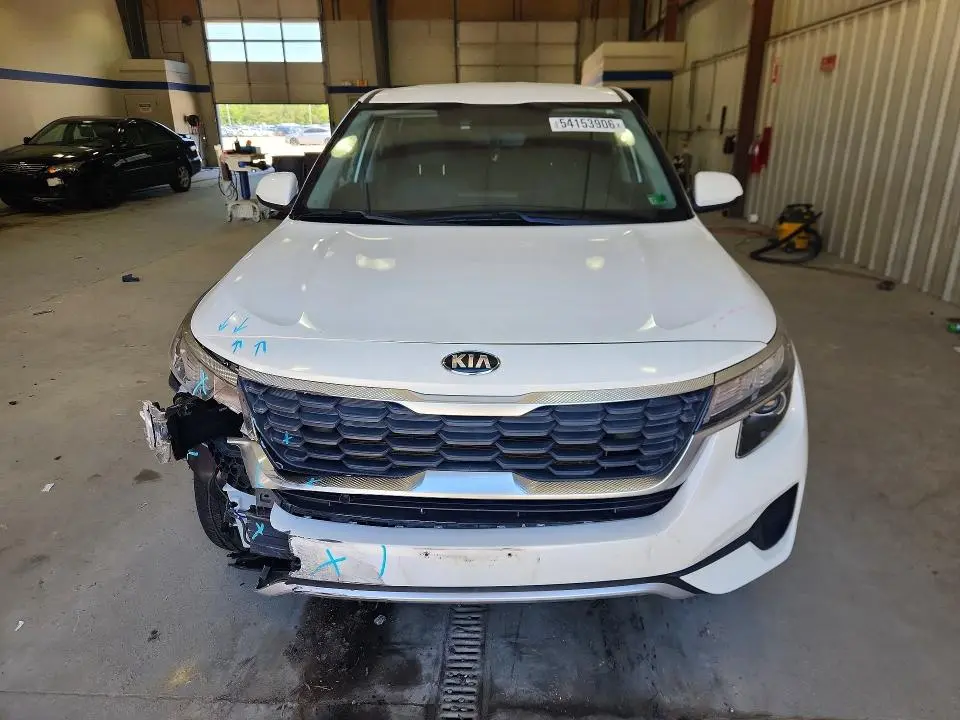 2021 KIA SELTOS LX  