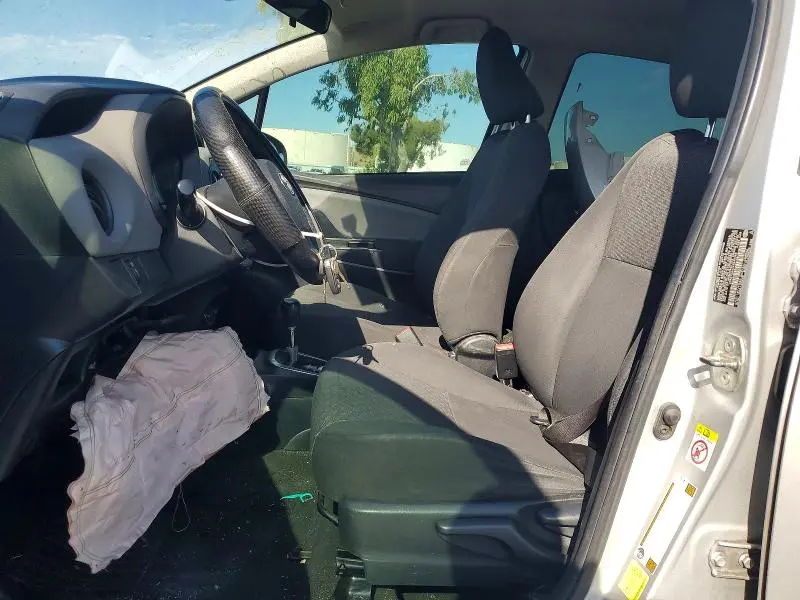 2015 TOYOTA YARIS 5-DOOR L  