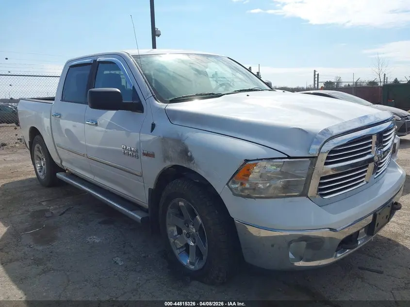 2015 RAM 1500 SLT