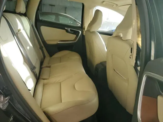 2016 VOLVO XC60 T5 PLATINUM  