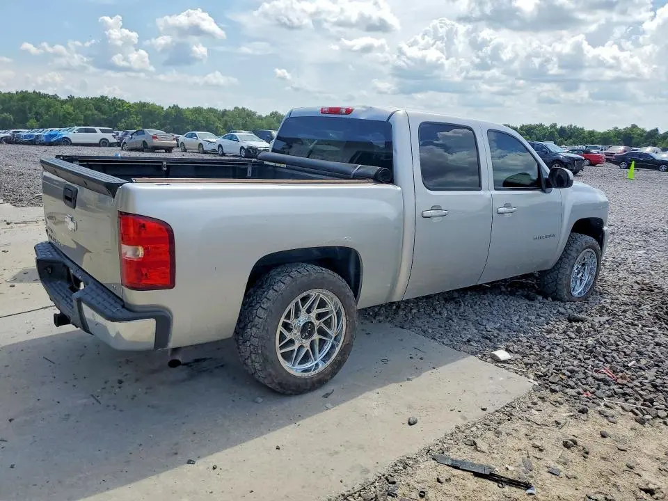 2011 CHEVROLET SILVERADO K1500 LT  