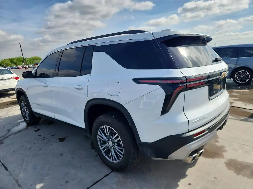 2024 CHEVROLET TRAVERSE LT  