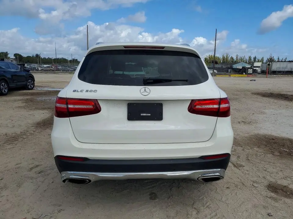 2018 MERCEDES-BENZ GLC 300  